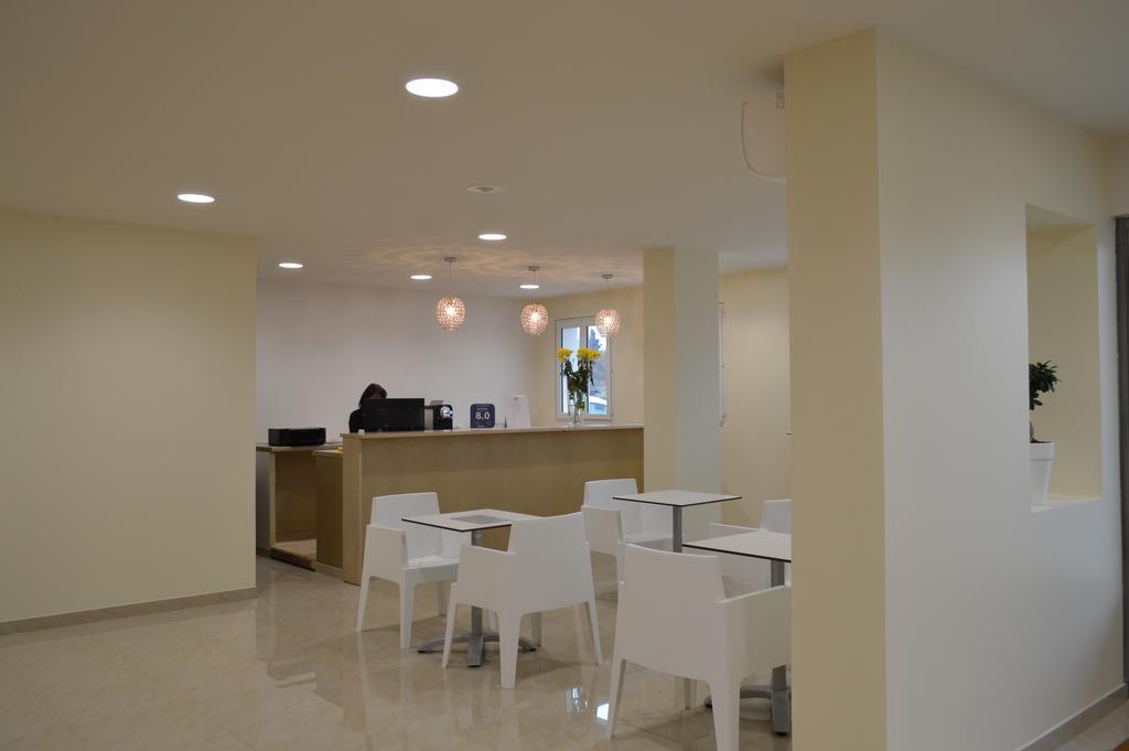 Appart'Hotel Et Chambres Essentiel Spa Arles Exterior photo