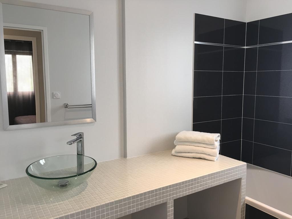 Appart'Hotel Et Chambres Essentiel Spa Arles Exterior photo