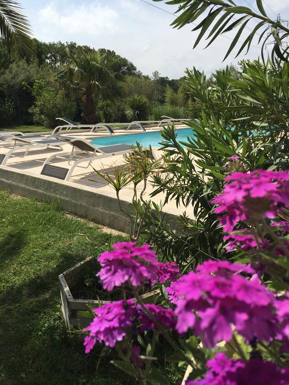 Appart'Hotel Et Chambres Essentiel Spa Arles Exterior photo