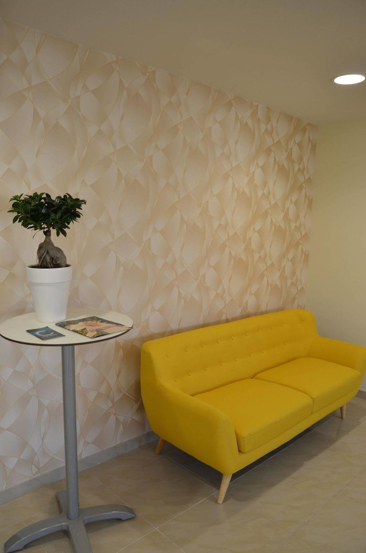 Appart'Hotel Et Chambres Essentiel Spa Arles Exterior photo