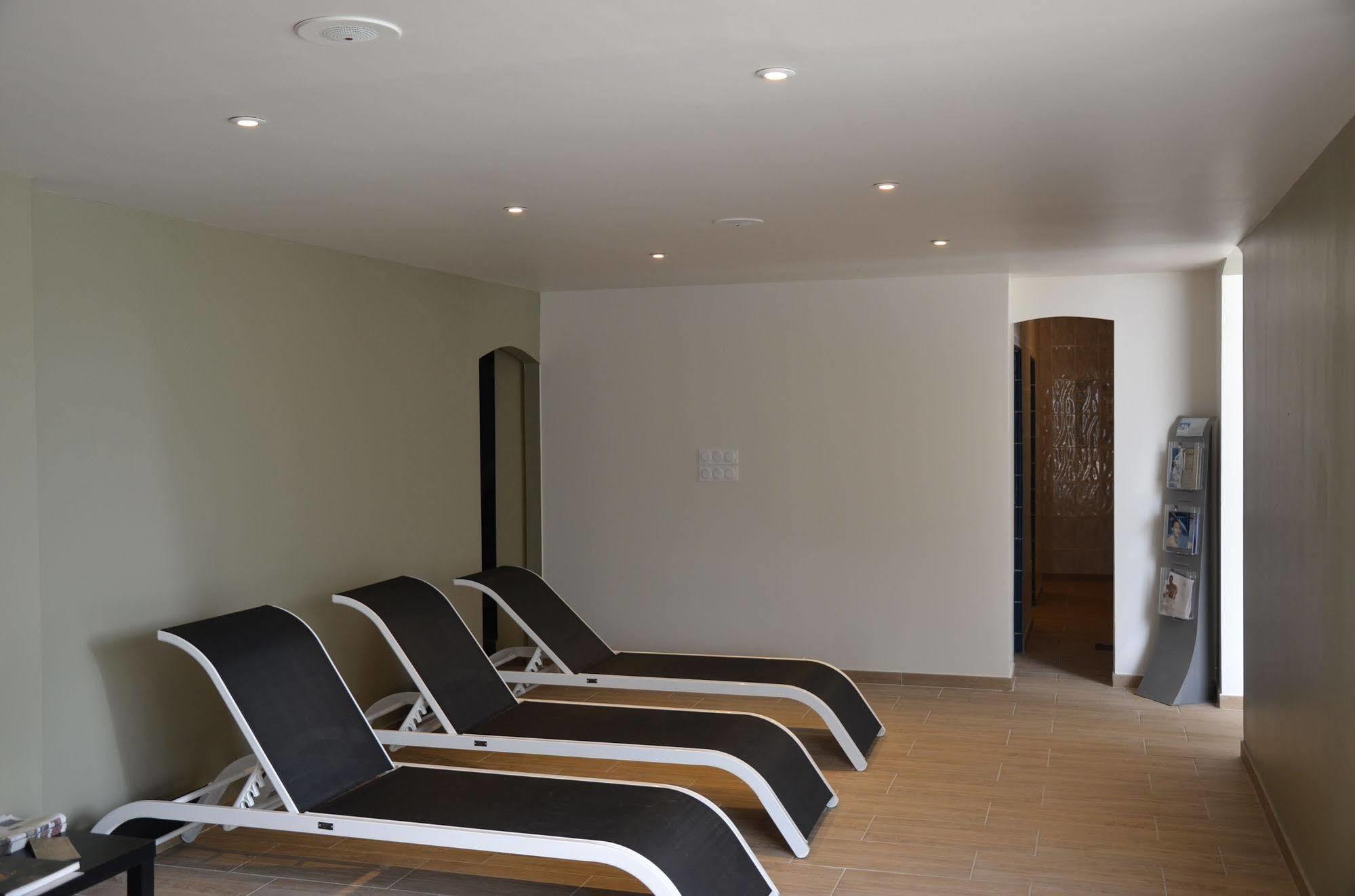 Appart'Hotel Et Chambres Essentiel Spa Arles Exterior photo